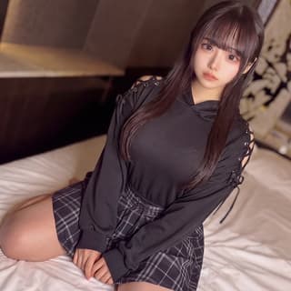 小さな体にGカップ！元アイドルのコスプレイヤーがノーハンド潮吹き