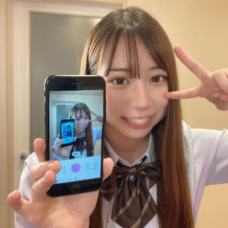 巨根にびっくりする18歳のアイドル級美少女