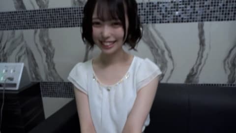 18歳アイドルの中出しハメ撮り サンプル画像1