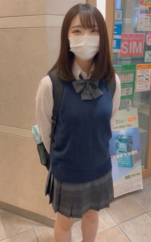 制服巨乳娘の完全顔出しハメ撮り サンプル画像1