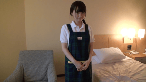 143cmカフェ店員と中出し サンプル画像1