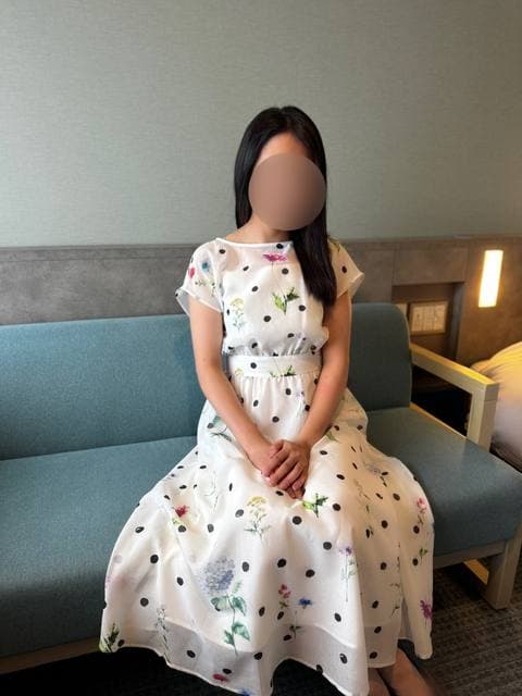 人妻の誕生日プレゼントは20cm巨根 サンプル画像1