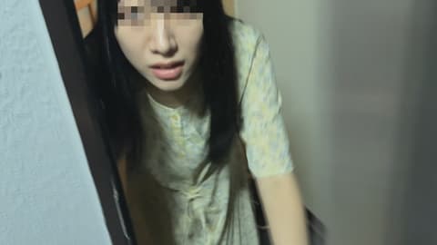 人妻の大量潮吹きがヤバい サンプル画像1
