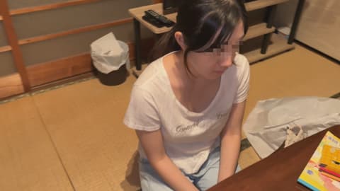 巨乳奥さんの中出しNTR動画 サンプル画像1