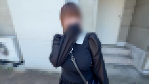 巨乳Kカップ素人娘と車内でハメ撮り サンプル画像2