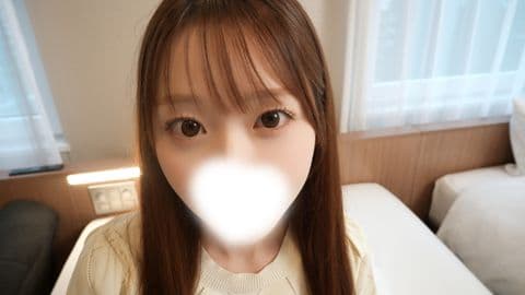 美容専門生ゆいちゃんの初撮り顔出し サンプル画像1