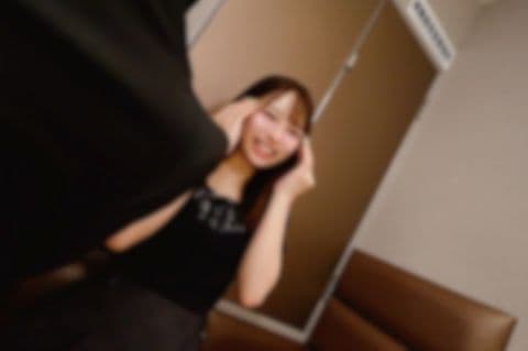 18歳のあどけなさ残る素人娘の初撮り サンプル画像2