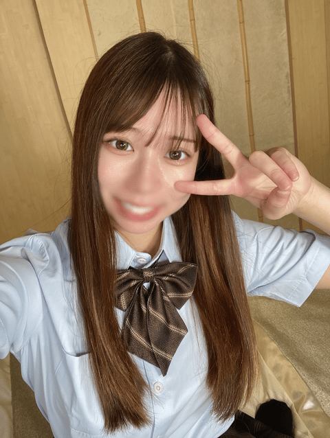 巨根にびっくりする18歳のアイドル級美少女 サンプル画像2
