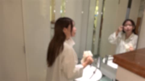 143cmの小さな元役タレントを無修正で中出し サンプル画像1