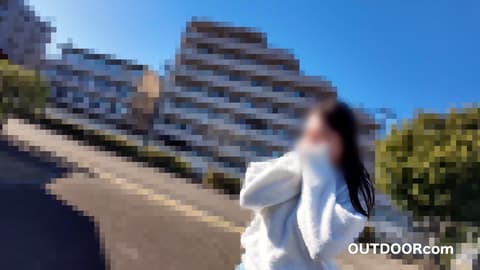保育士が野外で調教されて潮吹き サンプル画像2