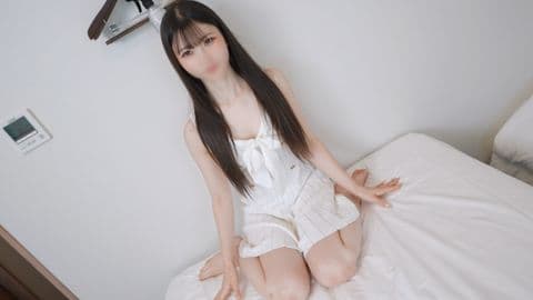 19歳の黒髪美女うるちゃんがスケベおじさんと中出し サンプル画像1