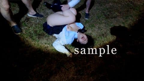 中出し乱交の過激動画 サンプル画像1