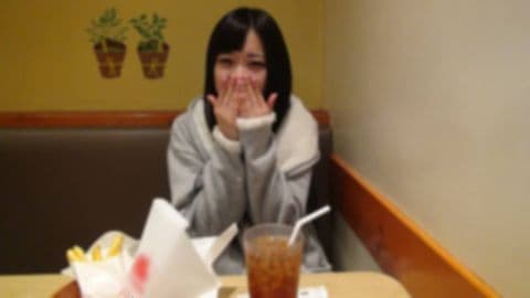 18歳なりたての美女とラブラブデート サンプル画像1