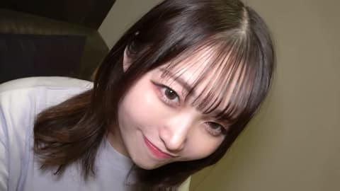 18歳アイドル級の新人娘が無修正で生中出し サンプル画像2