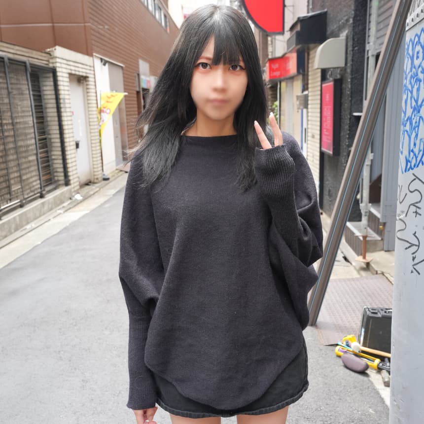 素人美乳の敏感クリを責めまくる