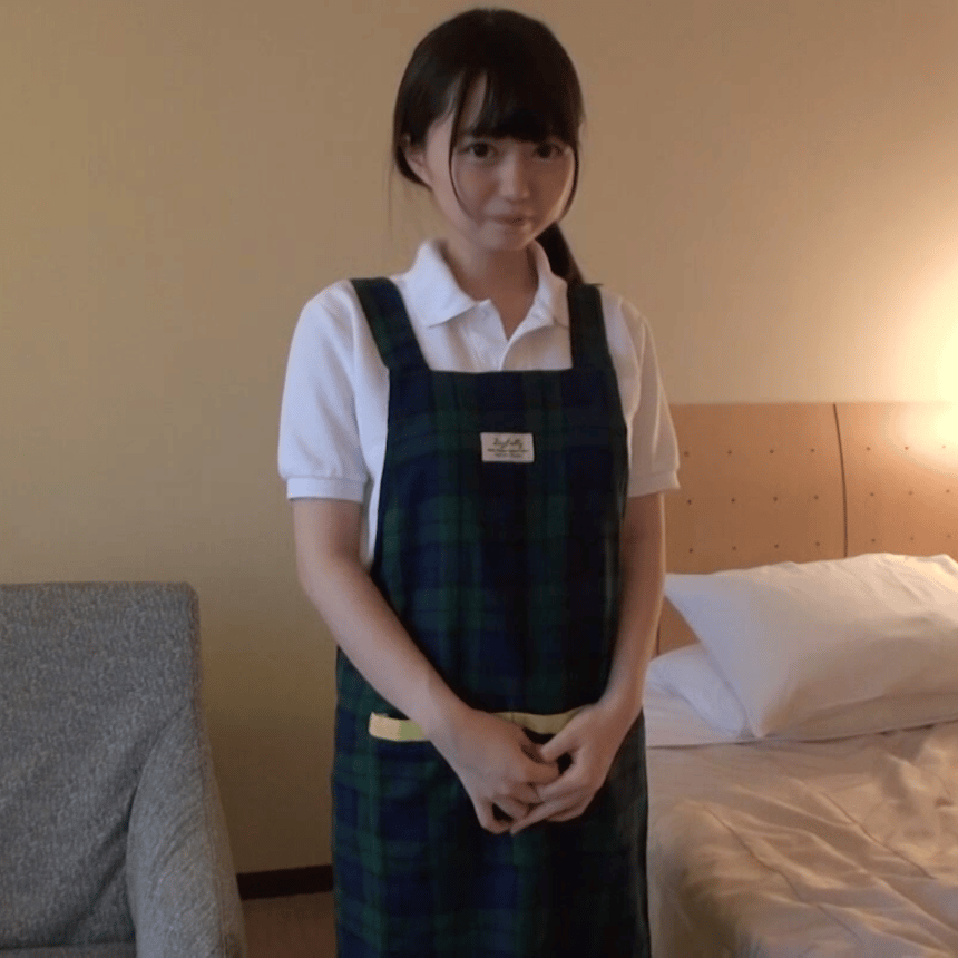 143cmカフェ店員と中出し