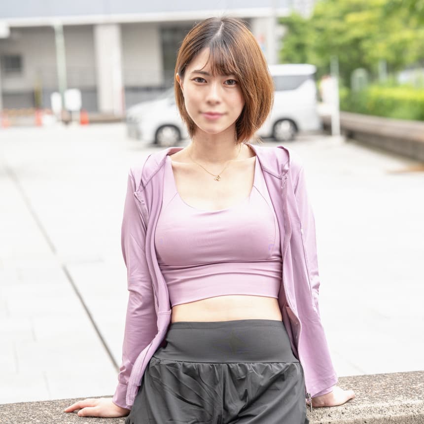 美乳スレンダー美女の無修正中出し動画