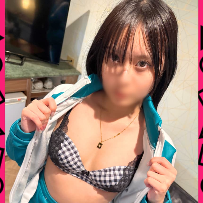 素人美女のしっぽりフェラで暴発寸前