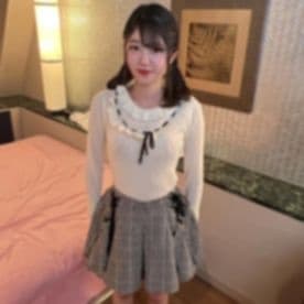 18歳の美女にたっぷり精子ぶち込み